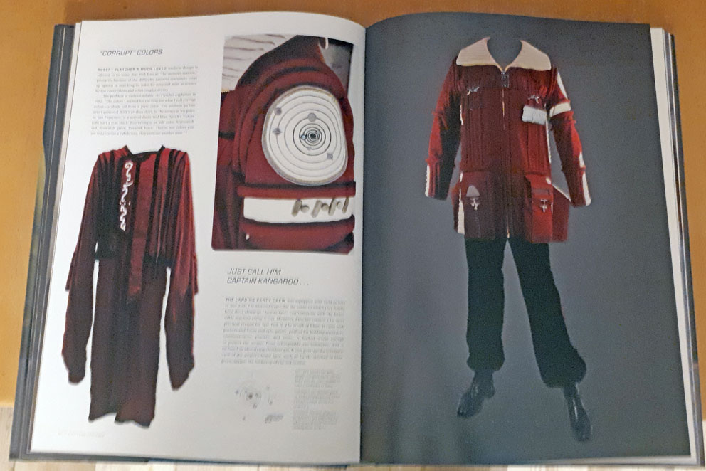 [Bild: StarTrek-Costumes-Seiten1.jpg]